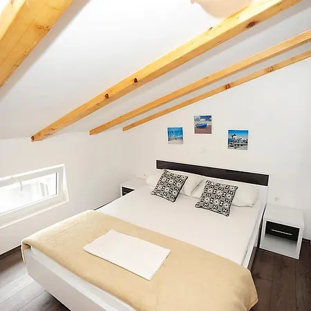Klelija Apartman *
